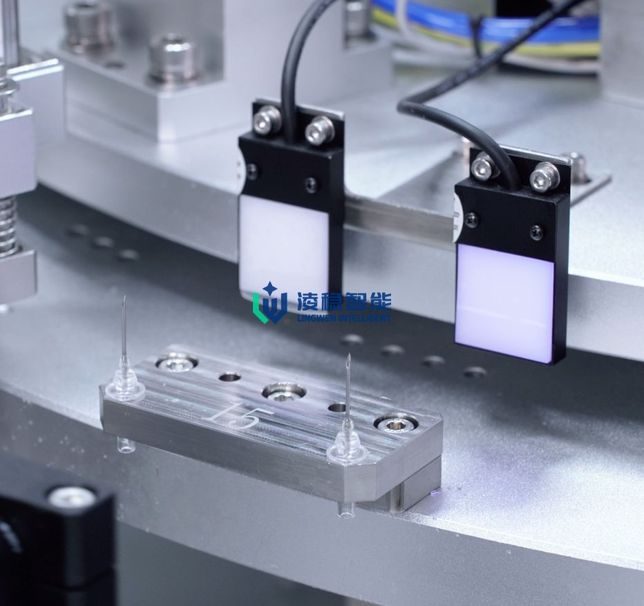 Montagemaschine für sichere Blutröhrchenhalter